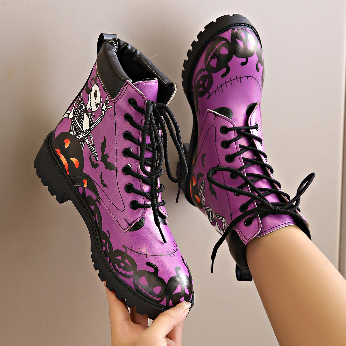 Printed short boots for women, round toe, thick heel, lace up, European and American Martin boots.