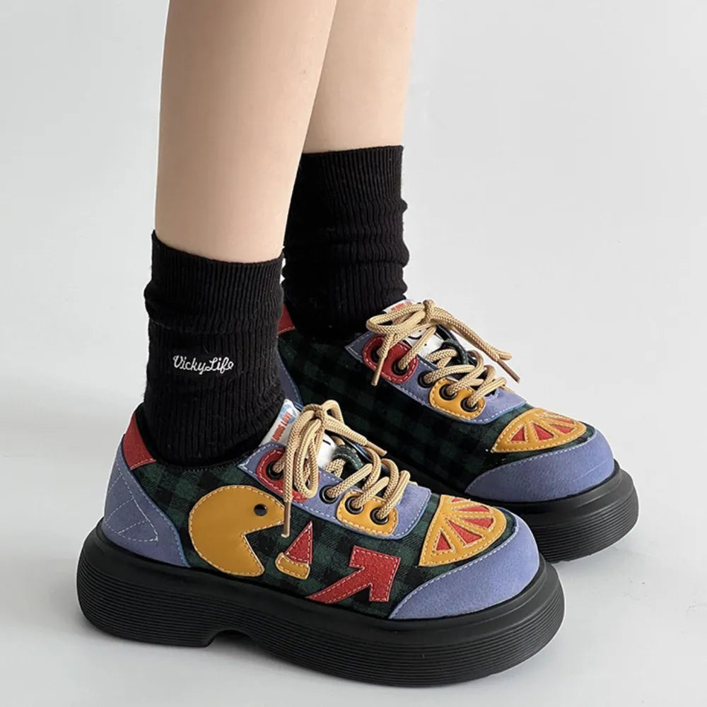 <meta property="og:image" content="https://genacampbell.fr/images/colorful-retro-high-sole-shoes.jpg">
<meta property="og:image:alt" content="Chaussures rétro colorées à semelle haute - Tendance et confort pour toutes les occasions">
<meta property="og:image:width" content="1200">
<meta property="og:image:height" content="630">
<meta name="twitter:image" content="https://genacampbell.fr/images/colorful-retro-high-sole-shoes.jpg">
<meta name="twitter:image:alt" content="Chaussures rétro colorées à semelle h