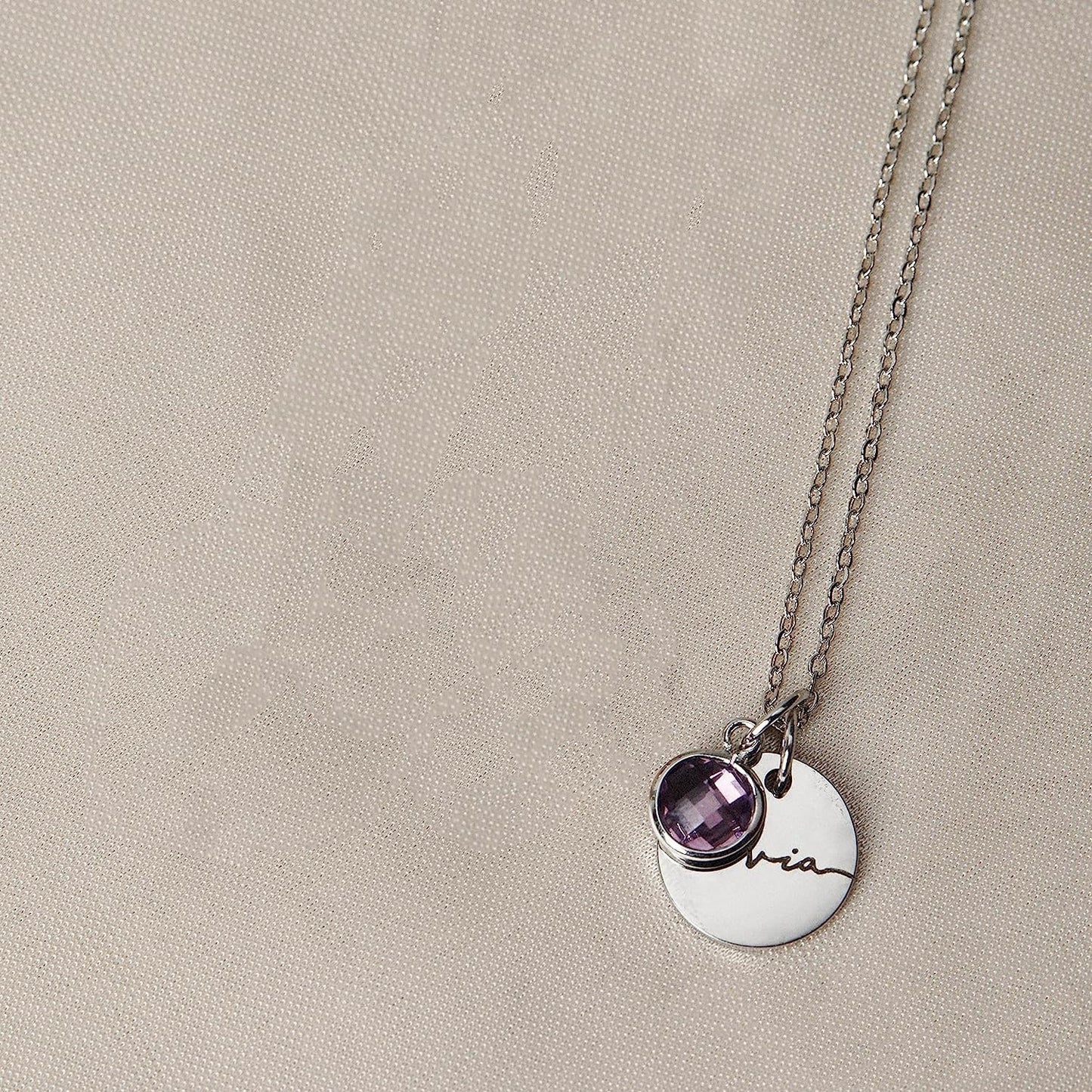 Cavé – Pendentifs personnalisés empilables & pierre de naissance - Gena Campbell