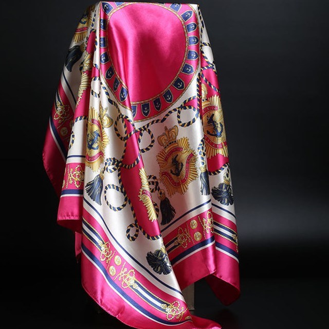 Clignancourt – Foulard en soie imprimé léopard & élégance sauvage - Gena Campbell