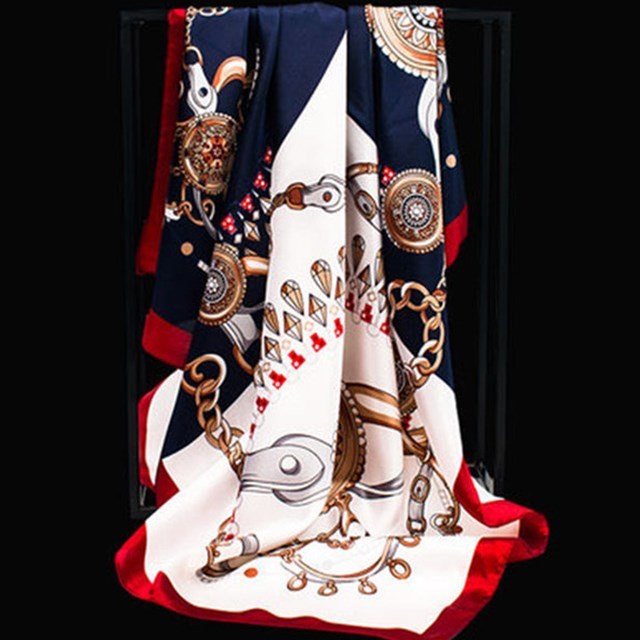 Clignancourt – Foulard en soie imprimé léopard & élégance sauvage - Gena Campbell