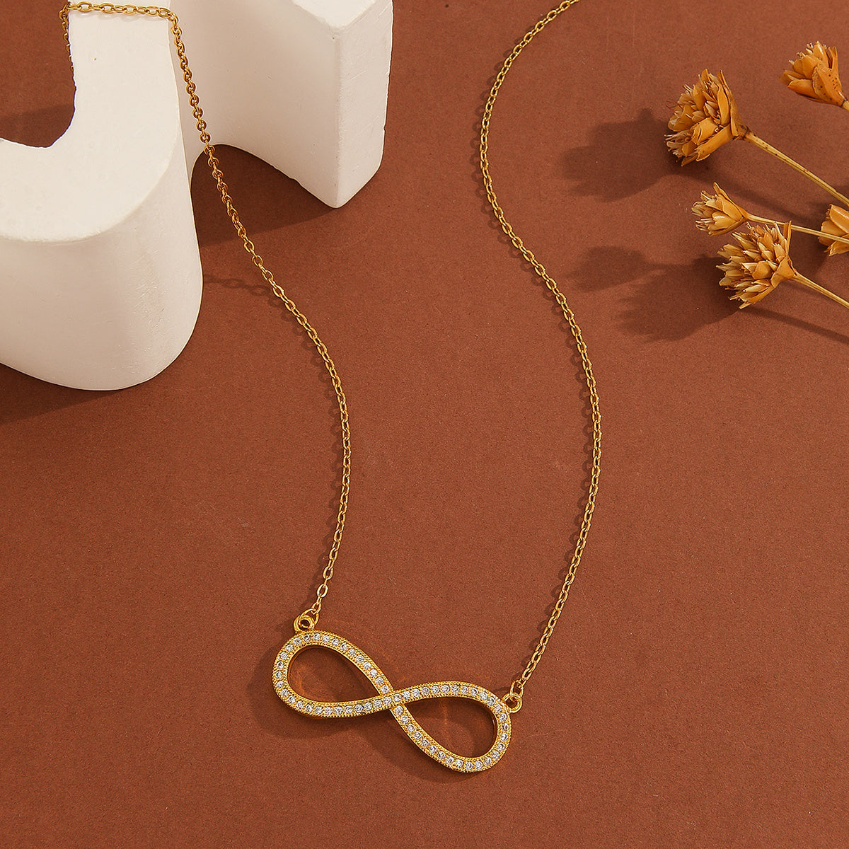 Bel-Air – Symbole d’éclat & ligne infinie - Gena Campbell