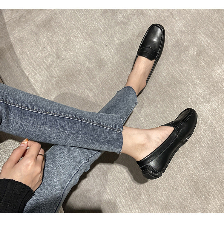 Flat bottomed bean shoes.