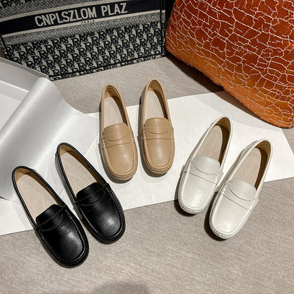 Flat bottomed bean shoes.