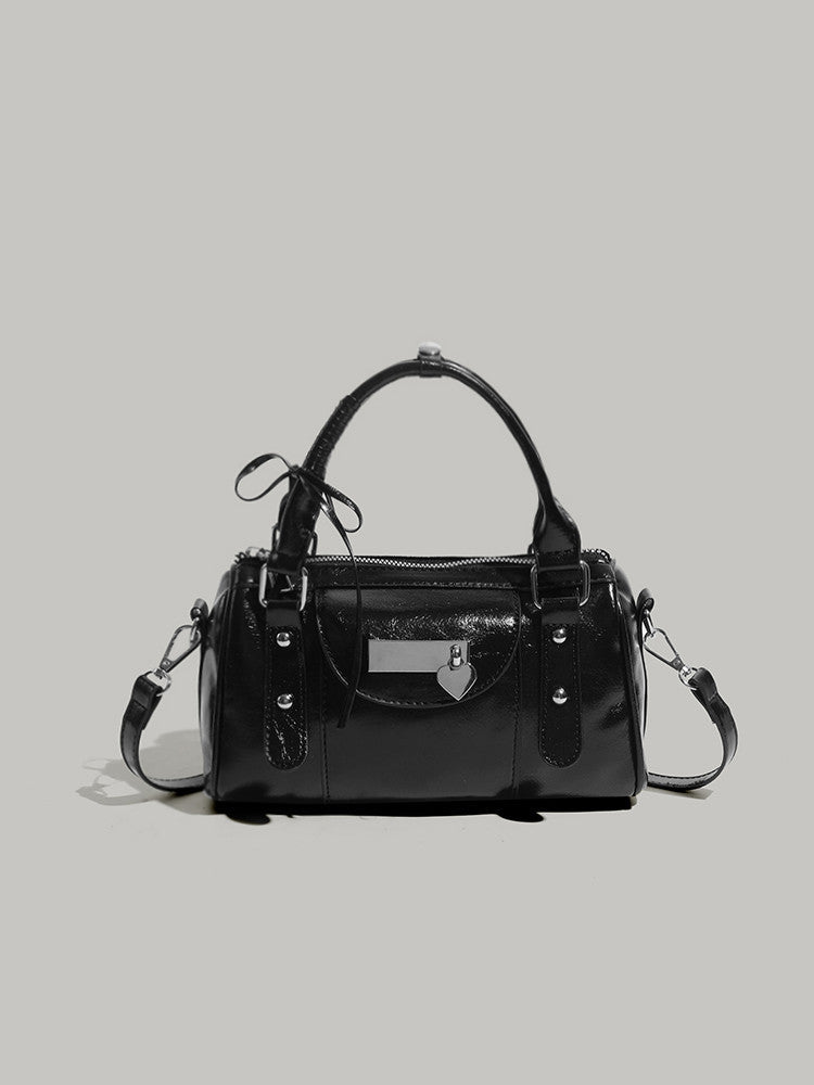 Sac à main féminin unique – Design cœur romantique avec nœud élégant, parfait pour un style tendance.