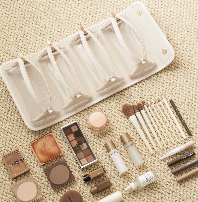 Folding makeup bag large capacity.