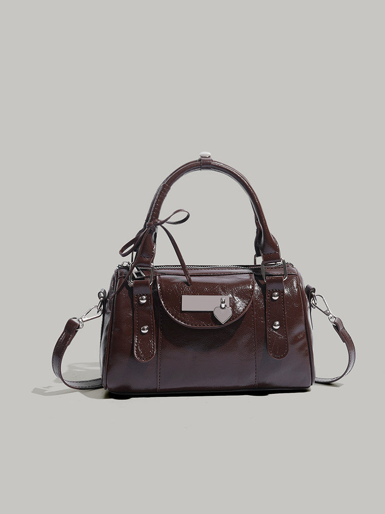 Sac à main féminin unique – Design cœur romantique avec nœud élégant, parfait pour un style tendance.