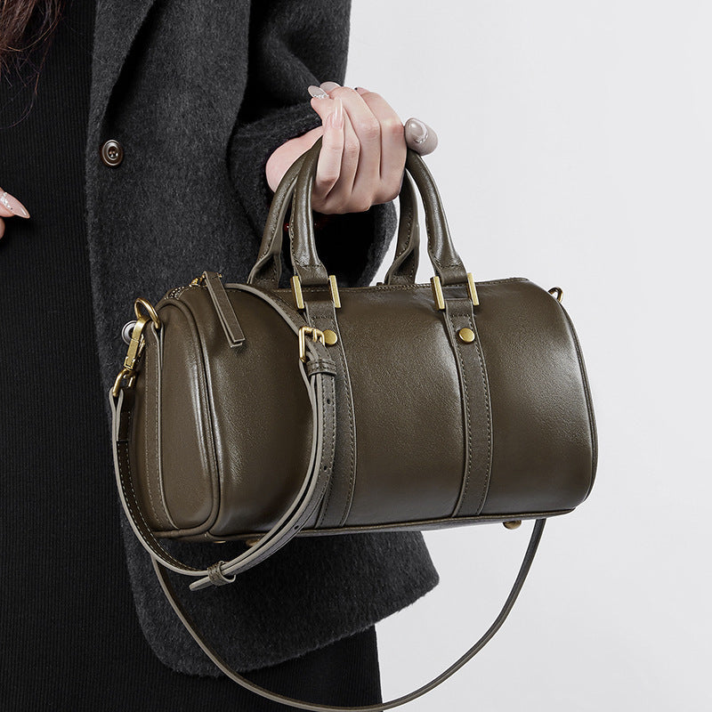 Retro Portable Cowhide Crossbody Bag.