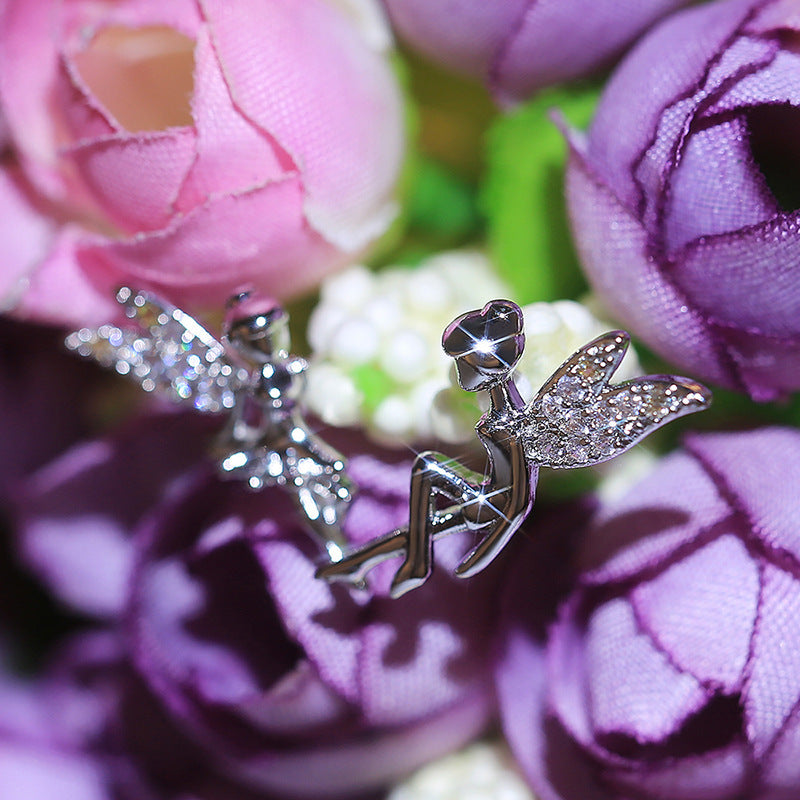 Châtelet – Clous graphiques, port discret - Gena Campbell