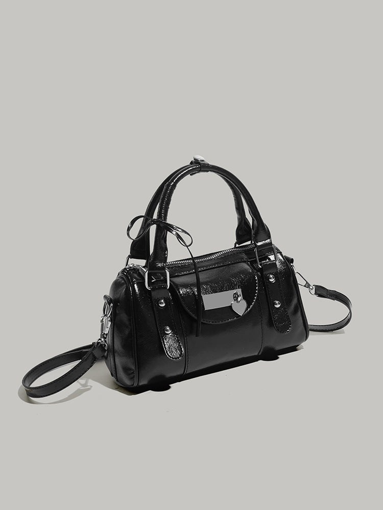 Sac à main féminin unique – Design cœur romantique avec nœud élégant, parfait pour un style tendance.