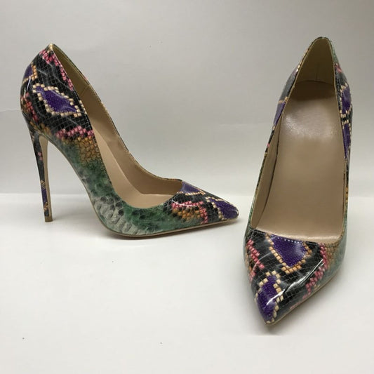 Escarpins Rome peau de serpent à talon aiguilles 12 cm pour femme – bout pointu, coupe peu profonde, design graphique Gena Campbell
