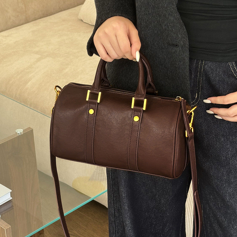 Retro Portable Cowhide Crossbody Bag.